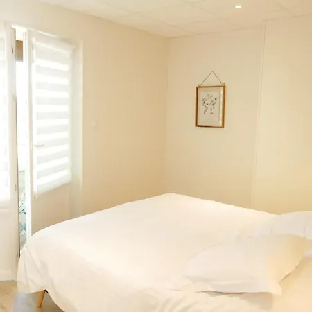 Appartement Avec Chambre - Entree Spa Incluse Bourbon-Lancy Exterior photo