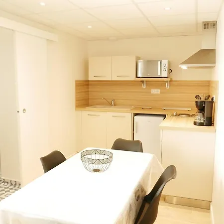 Appartement Avec Chambre - Entree Spa Incluse Bourbon-Lancy Exterior photo
