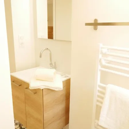 Appartement Avec Chambre - Entree Spa Incluse Bourbon-Lancy Exterior photo